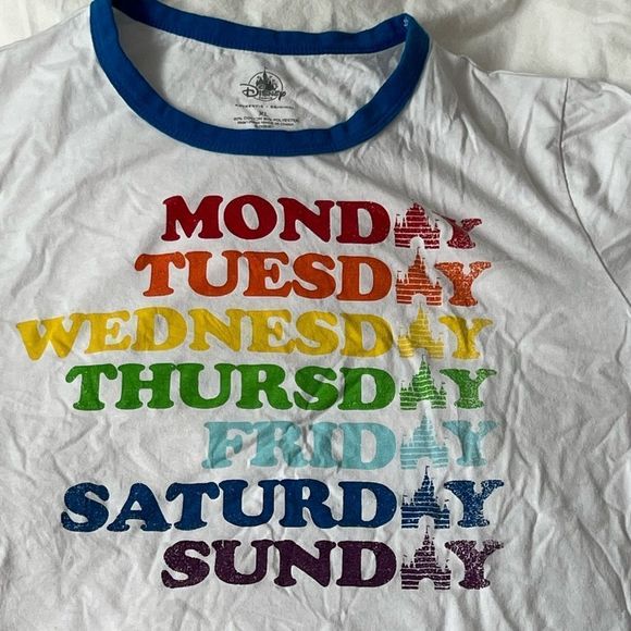 Disney Parks 7 Days Castle T-Shirt (size XL) - Picture 6 of 8